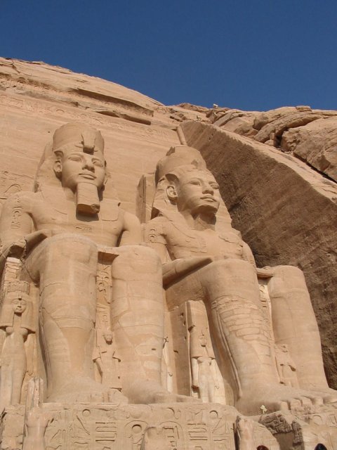 AbuSimbelVelikiHramStatue1.jpg, 143 KB
